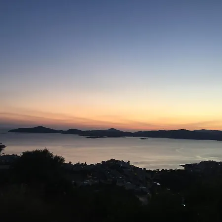 Villa Muhtesem Deniz Manzarali Mustakil Havuzlu *