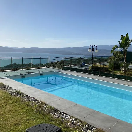 Villa Muhtesem Deniz Manzarali Mustakil Havuzlu