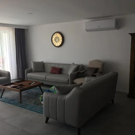 Villa Muhtesem Deniz Manzarali Mustakil Havuzlu *