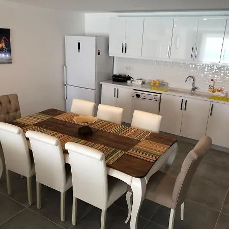 Muhtesem Deniz Manzarali Mustakil Havuzlu Villa *